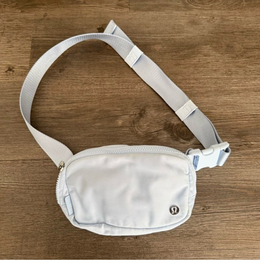 Lululemon Solid Everywhere Belt Bag - image 1